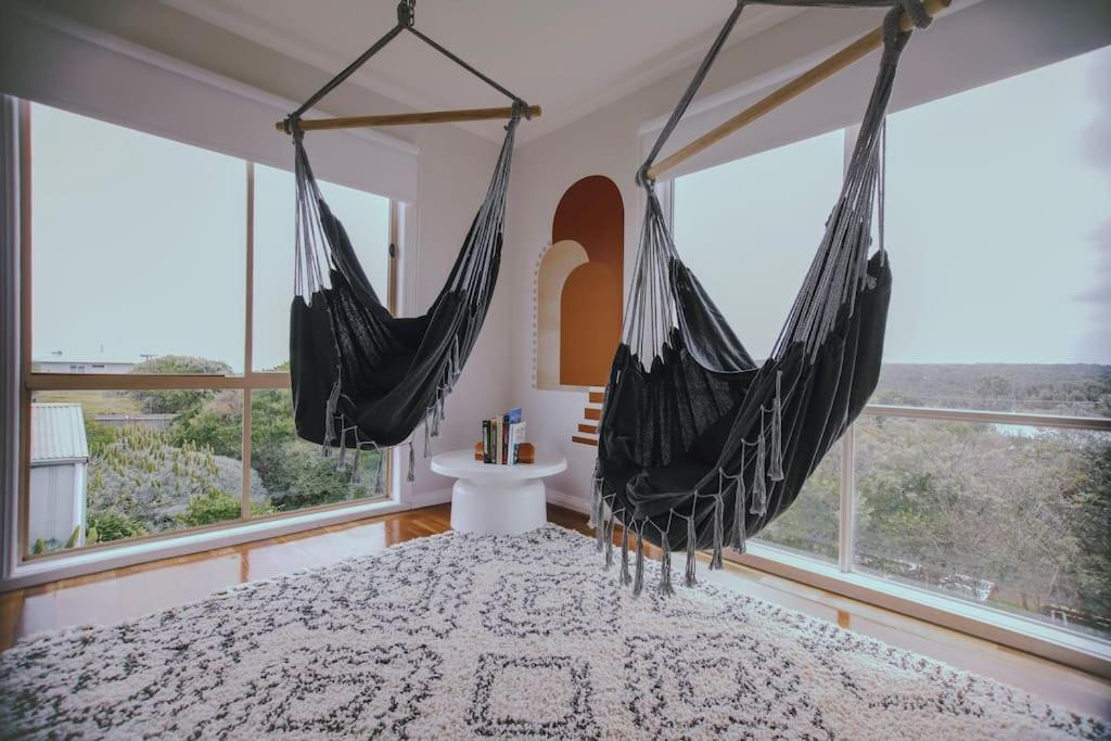 The Hangout King Beds Hammock Chairs With A View 포트캠벨 외부 사진