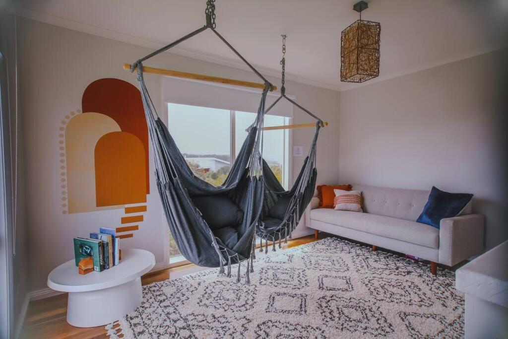 The Hangout King Beds Hammock Chairs With A View 포트캠벨 외부 사진